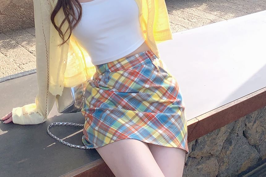 Crew Neck Perforated Button-Up Plain Crop Cardigan