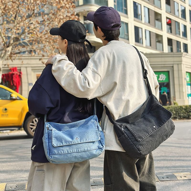 Sac bandoulière en denim délavé