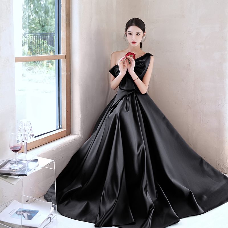 A-Line Evening Sleeveless Gown Bow Plain One-Shoulder