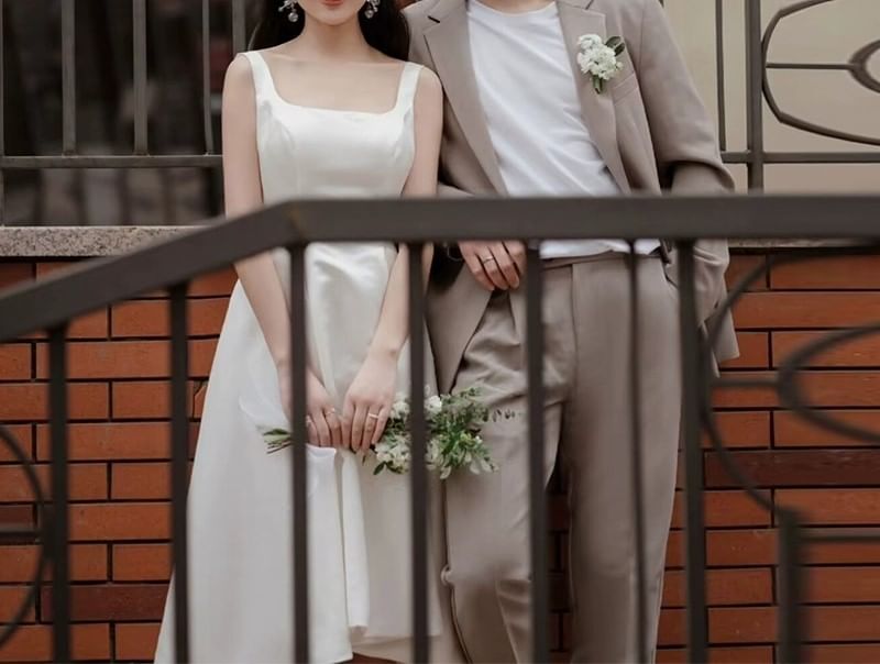 Sleeveless Square Neck Plain Asymmetrical A-Line Wedding Dress