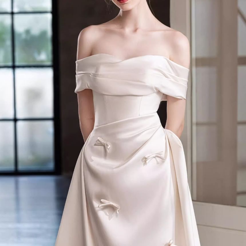 Short-Sleeve Off Shoulder Plain A-Line Wedding Gown