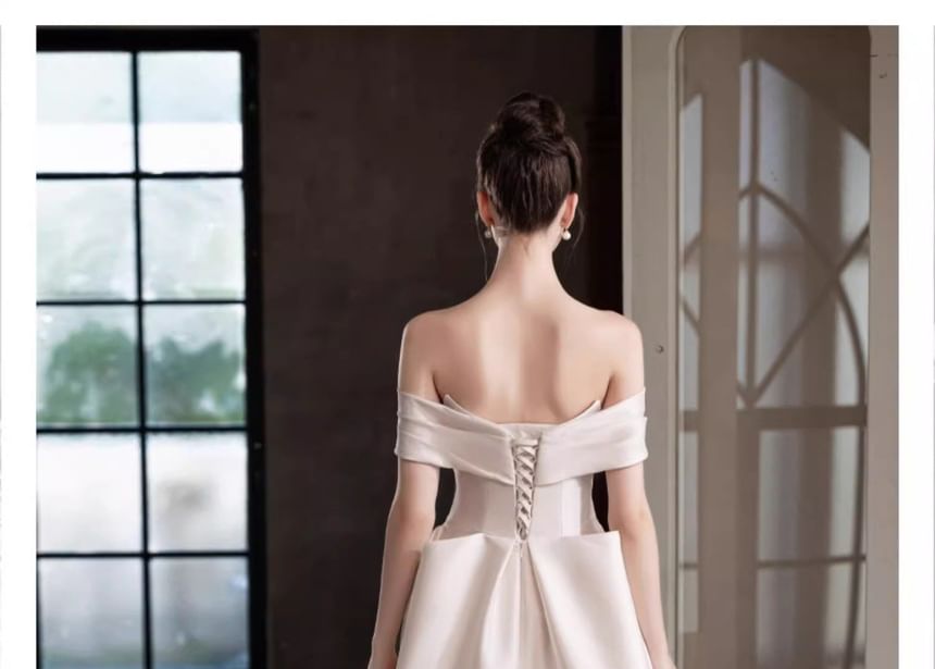 Short-Sleeve Off Shoulder Plain A-Line Wedding Gown