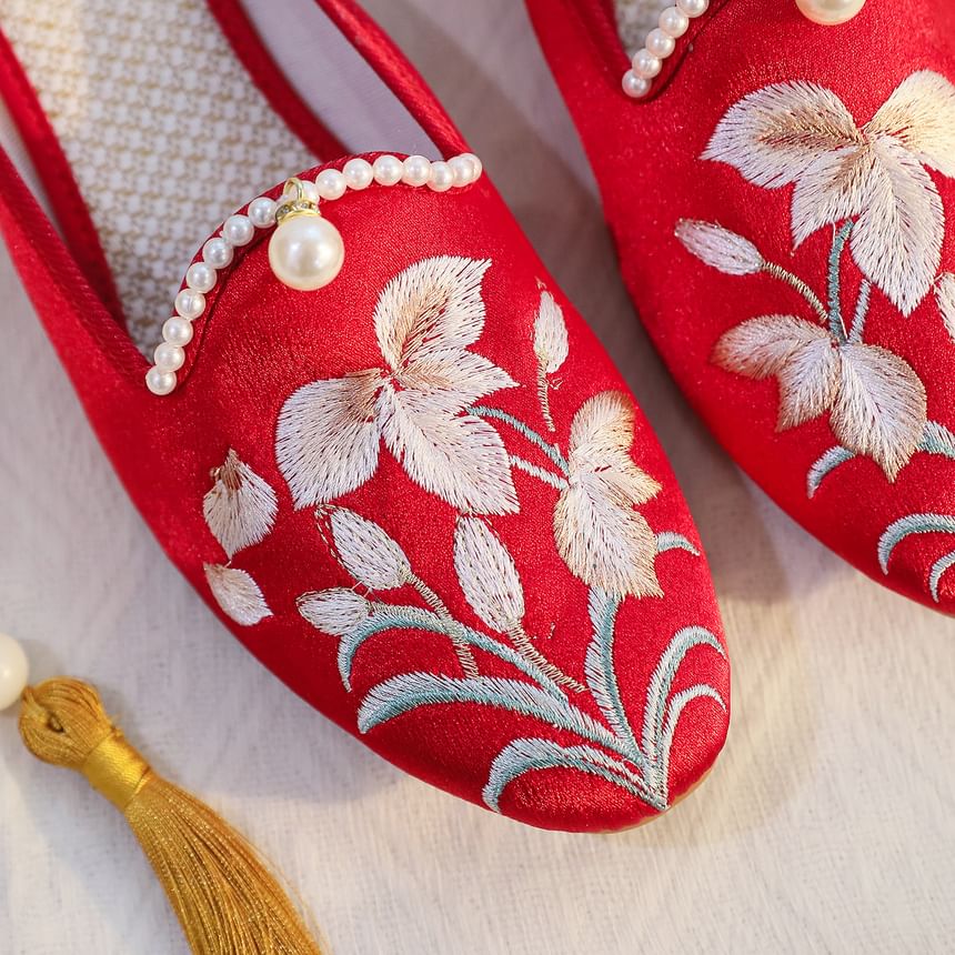 Floral Embroidered Faux Pearl Mules