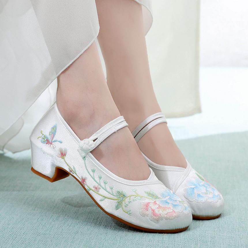 Block Heel Floral Embroidery Pumps