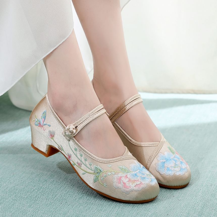 Block Heel Floral Embroidery Pumps