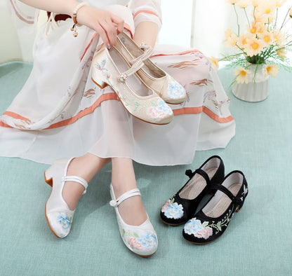 Block Heel Floral Embroidery Pumps