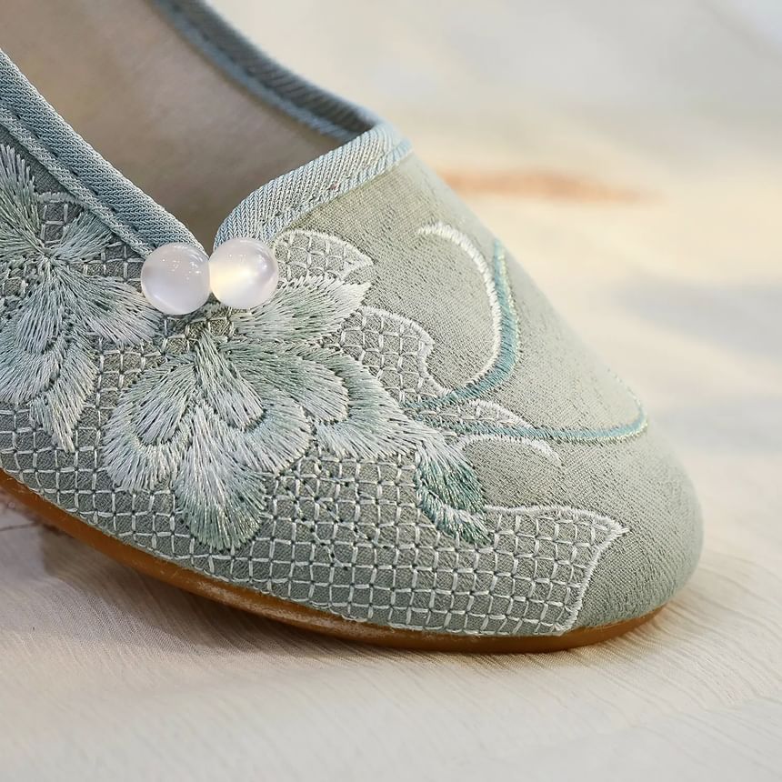 Block Heel Embroidered Shoes