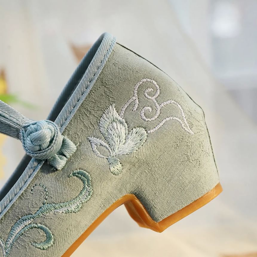 Block Heel Embroidered Shoes