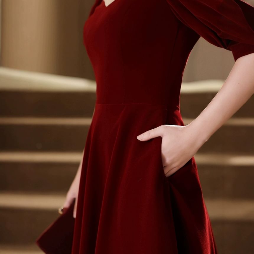 Puff Sleeve Sweetheart Neck Plain Velvet A-Line Evening Gown