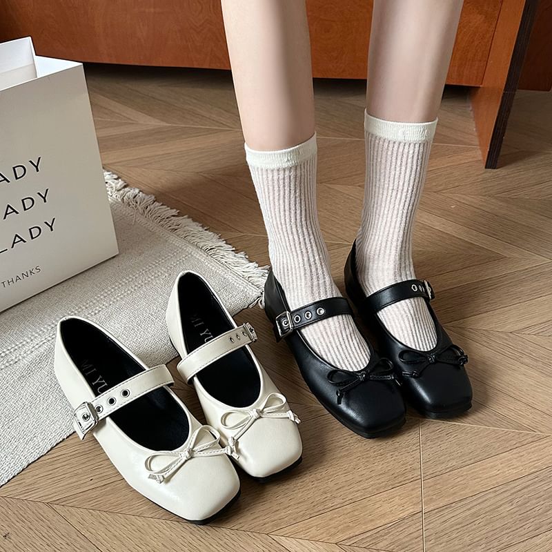Square-Toe Bow Mary Jane Shoes