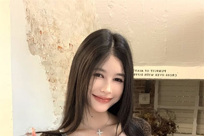 Short-Sleeve V-Neck Print Lace Trim Slim Fit Tee