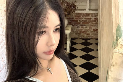 Short-Sleeve V-Neck Print Lace Trim Slim Fit Tee