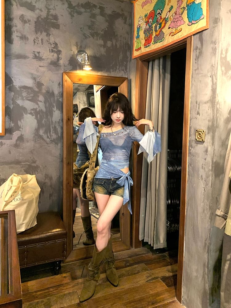 Long-Sleeve Asymmetrical Neck Print Crop Slim Fit Tee