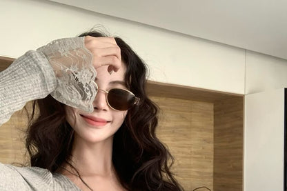 Long-Sleeve Scoop Neck Lace Trim Crop Button Slim Fit Top