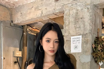 Long-Sleeve Asymmetrical Neck One-Shoulder Plain Crop Slim Fit T-Shirt