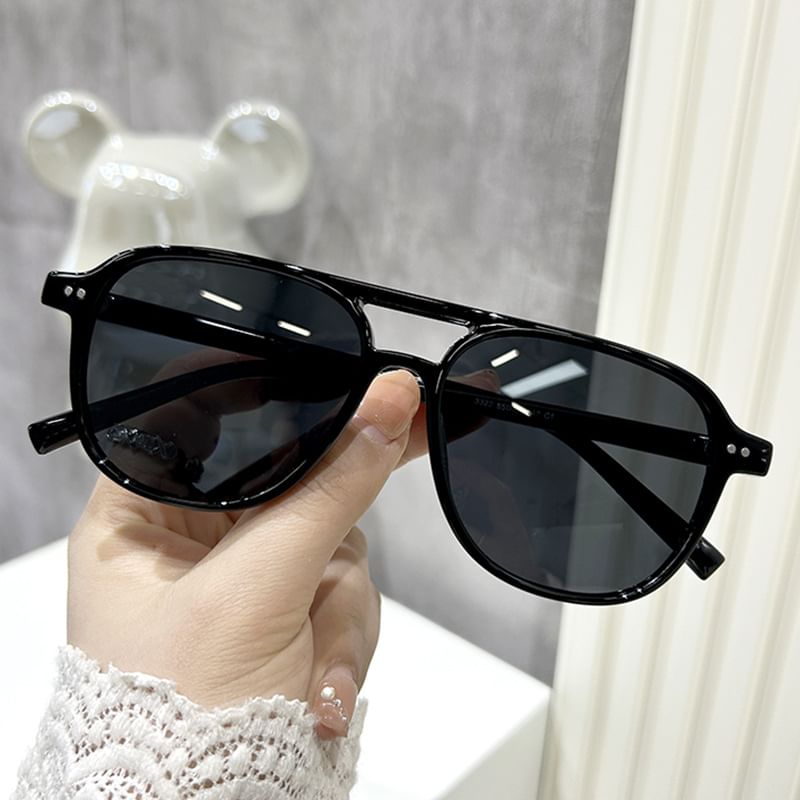 Plastic Aviator Sunglasses