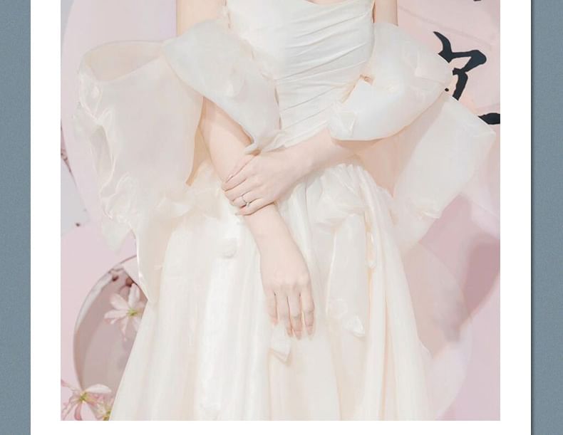 Off-Shoulder Plain A-Line Wedding Gown