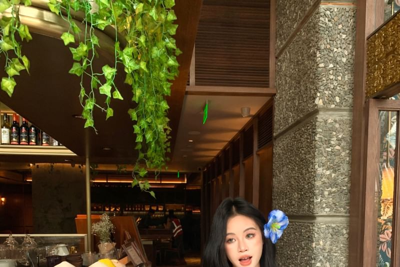 Set: V-Neck Plain Bow Accent Peplum Cami Top + Crop Cardigan