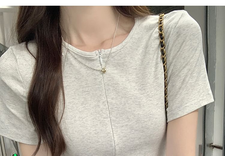 Short-Sleeve Round Neck Ruched Half-Zip Slim Fit T-Shirt