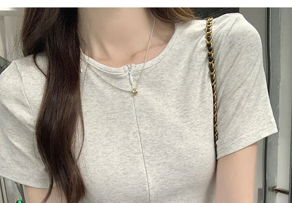 Short-Sleeve Round Neck Ruched Half-Zip Slim Fit T-Shirt