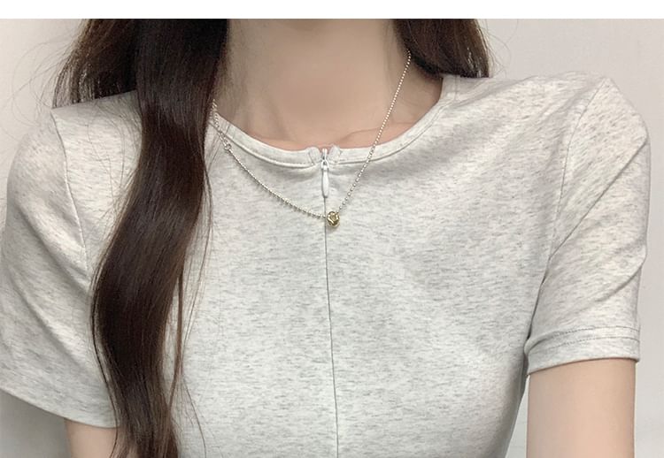 Short-Sleeve Round Neck Ruched Half-Zip Slim Fit T-Shirt