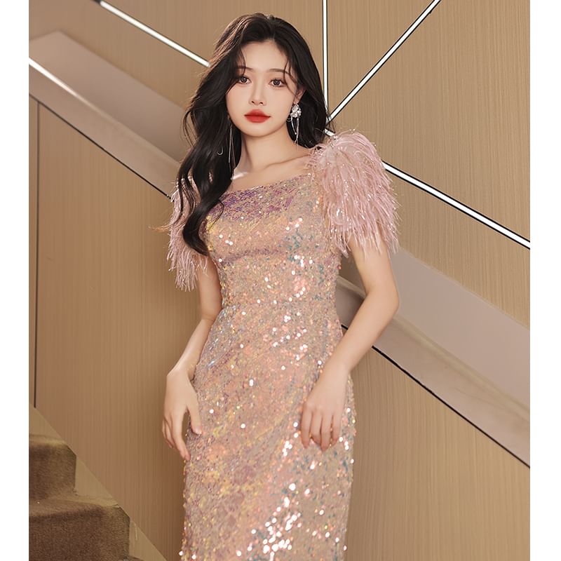 Square Evening Gown (Various Designs) Short-Sleeve Neck Feather Sequined Sheath