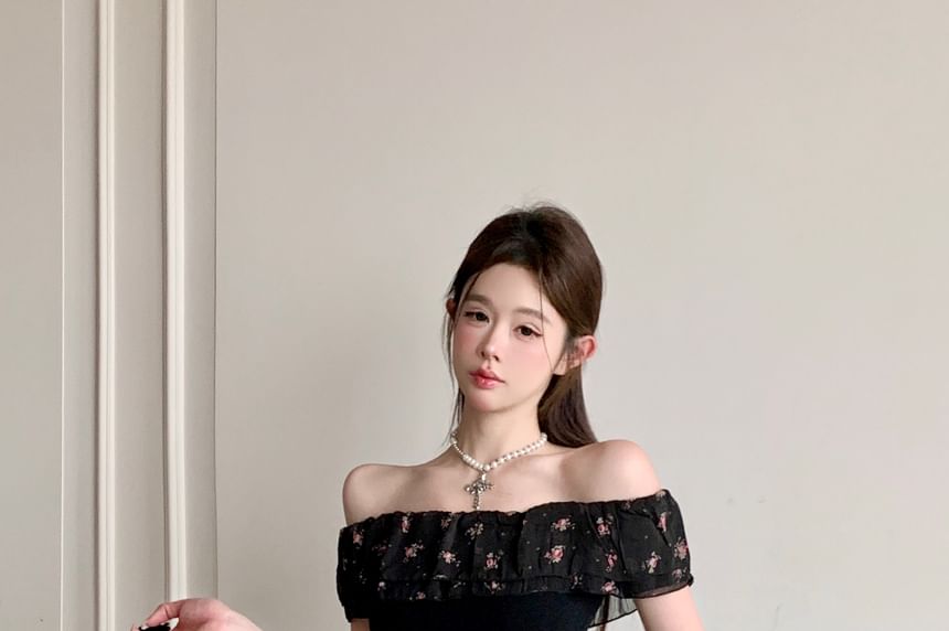 Ruffle Slim Cap-Sleeve Fit Trim Off-Shoulder Tee Panel Floral
