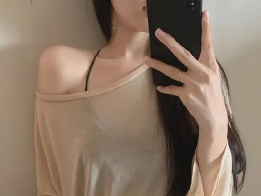 Off-Shoulder Slim Plain Tee Fit Long-Sleeve Asymmetrical Neck Sashed