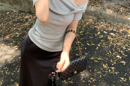 Short-Sleeve Off-Shoulder Twist Slim Fit T-Shirt