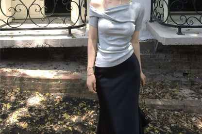 Short-Sleeve Off-Shoulder Twist Slim Fit T-Shirt