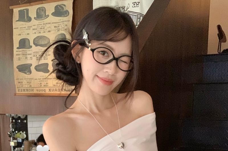 Short-Sleeve Off-Shoulder Plain Bow Ruched Slim Fit T-Shirt