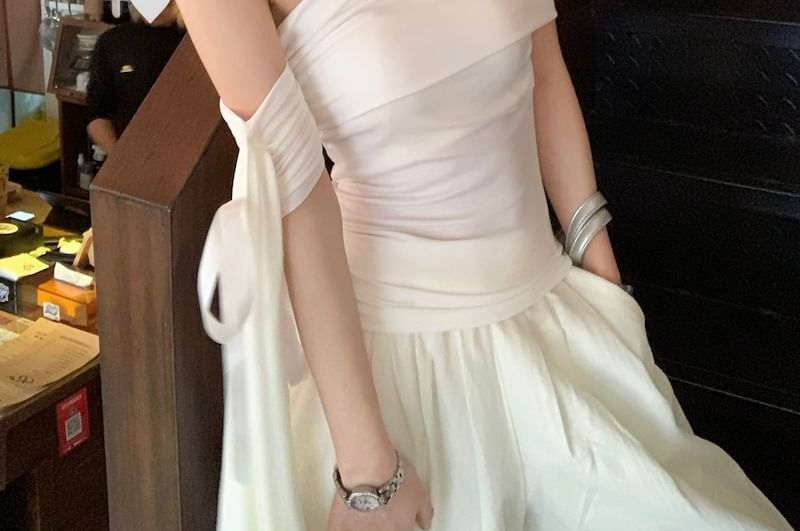 Short-Sleeve Off-Shoulder Plain Bow Ruched Slim Fit T-Shirt