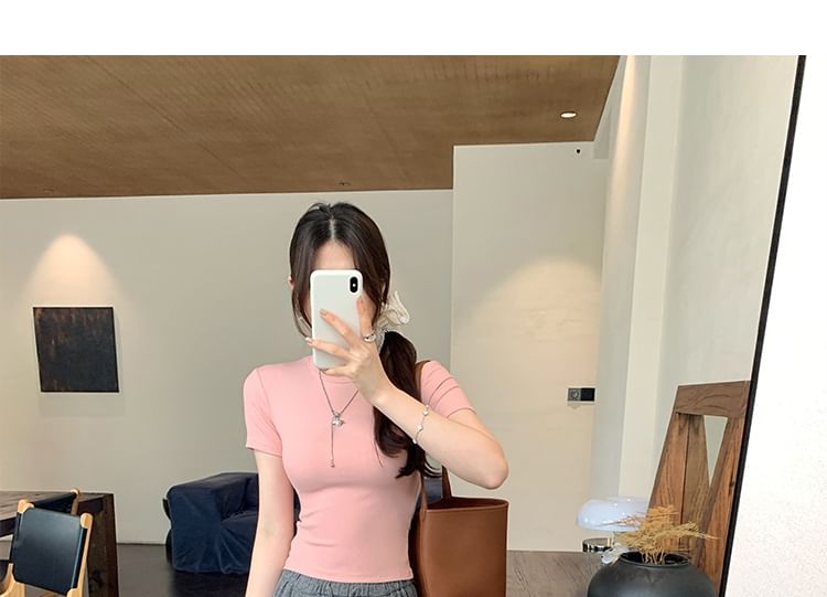 Short-Sleeve Round Neck Plain Slim Fit Tee