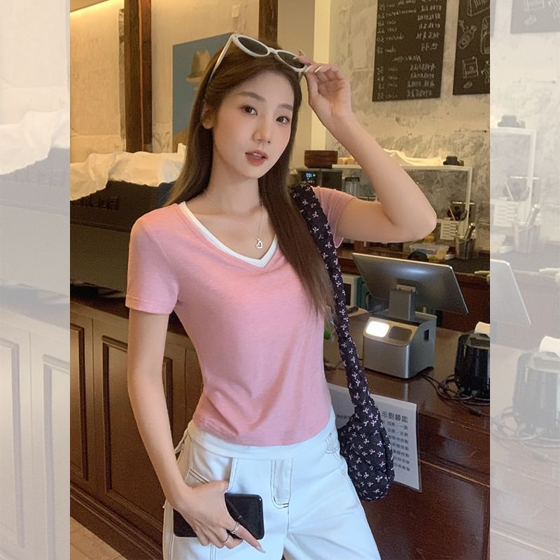 Mock Two-Piece Short-Sleeve V-Neck Contrast Trim Tee