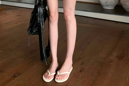 Mock Two-Piece Short-Sleeve V-Neck Plain Lace Trim Slim Fit Tee / High Waist Shorts