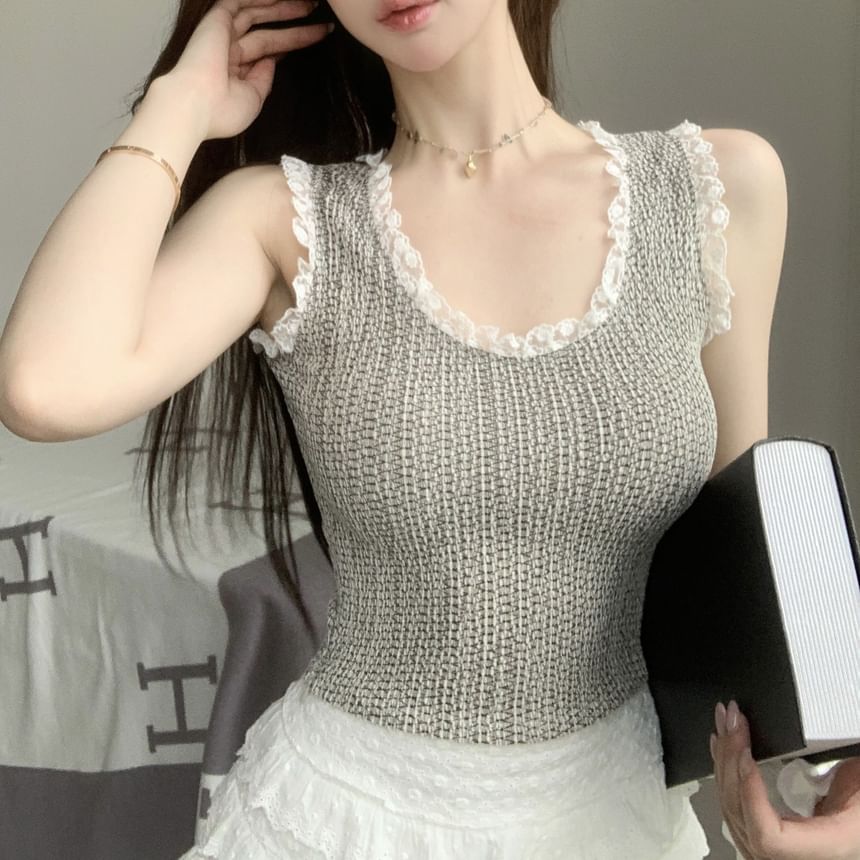 Scoop Neck Lace Trim Crop Slim Fit Tank Top