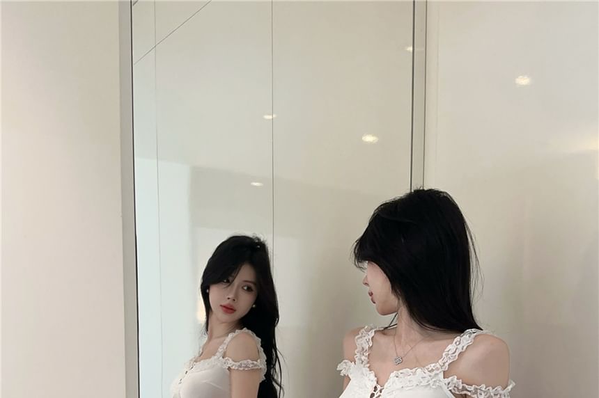 Fit Top Ruffle Asymmetrical Lace Lace-Up Slim Trim Camisole