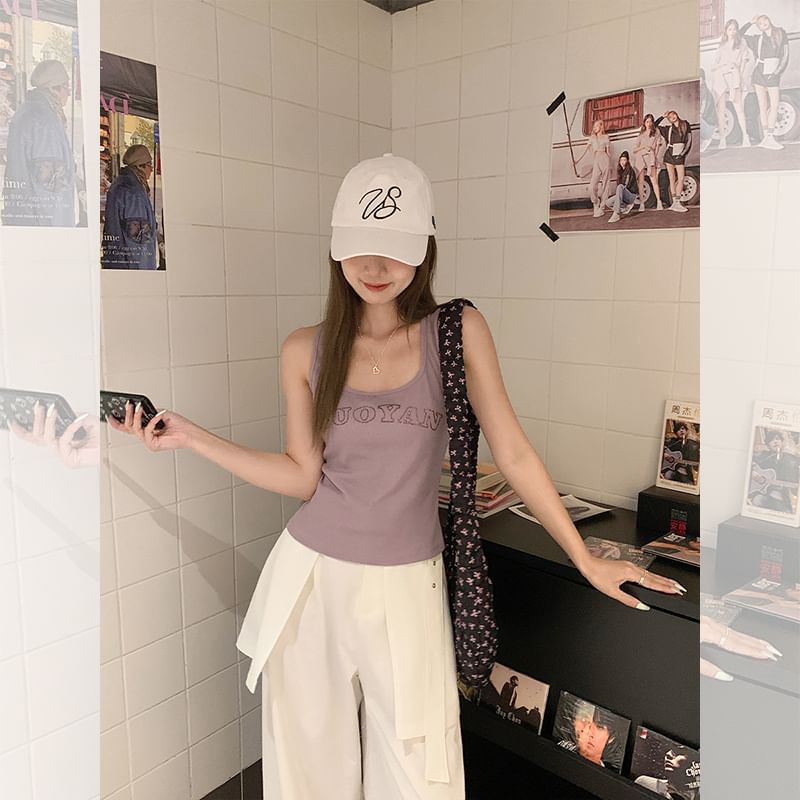 Scoop Neck Lettering Slim Fit Tank Top