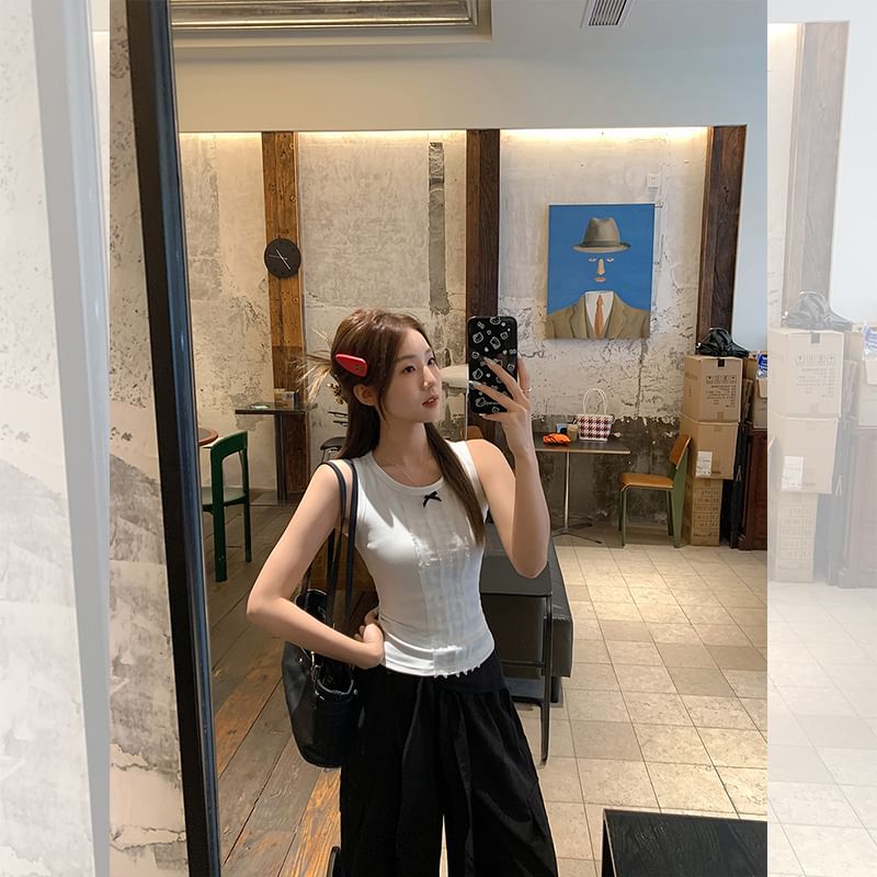 Crew Neck Bow Lace Panel Slim Fit Tank Top