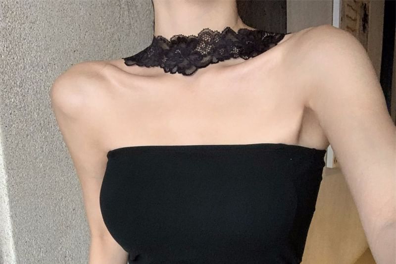 Halter Plain Lace Panel Padded Crop Slim Fit Top