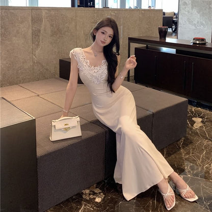 Sleeveless V-Neck Lace Panel Maxi Mermaid Dress