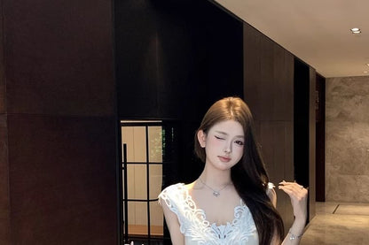 Sleeveless V-Neck Lace Panel Maxi Mermaid Dress