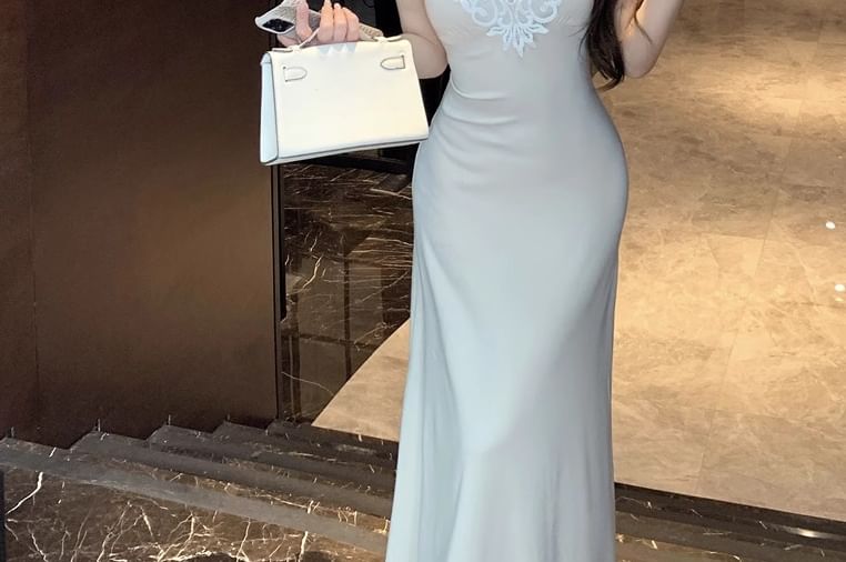 Sleeveless V-Neck Lace Panel Maxi Mermaid Dress