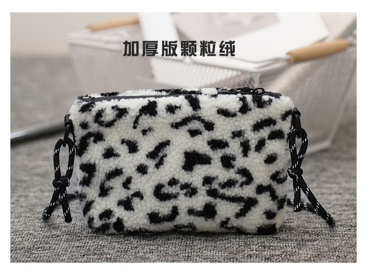 Bag Applique Fleece Crossbody
