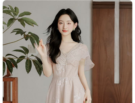 Short-Sleeve V-Neck Floral Embroidered Lace Panel Layered A-Line Evening Dress