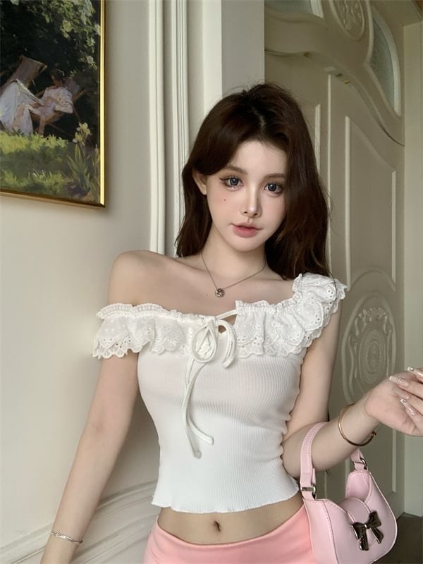 Short-Sleeve Off-Shoulder Plain Lace Trim Cropped T-Shirt