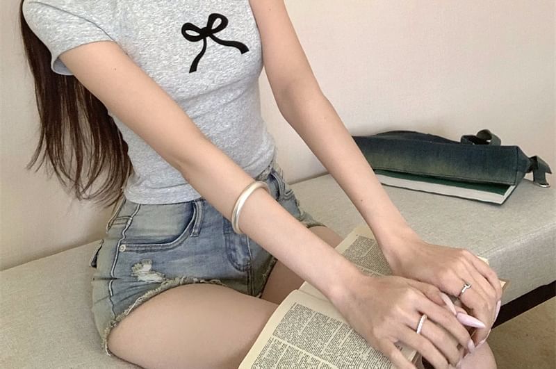 Short-Sleeve Round Neck Bow Print Cropped T-Shirt