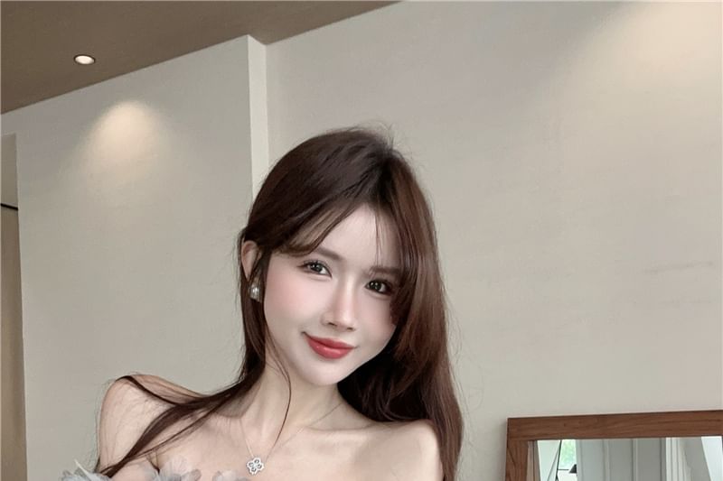 Off-Shoulder Plain Flower Detail T-Shirt