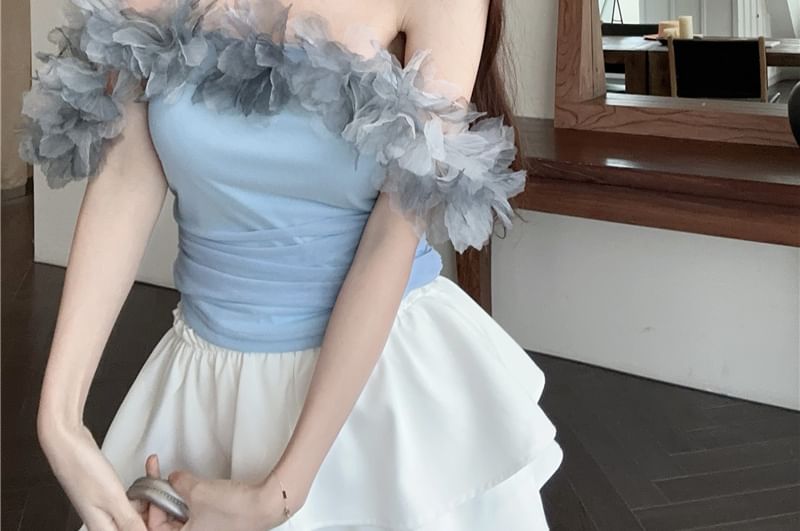 Off-Shoulder Plain Flower Detail T-Shirt