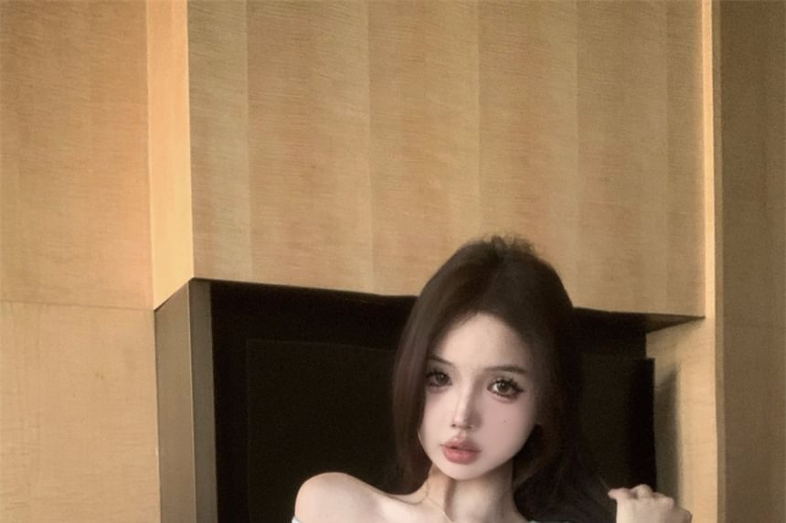 Short-Sleeve One-Shoulder Plain T-Shirt